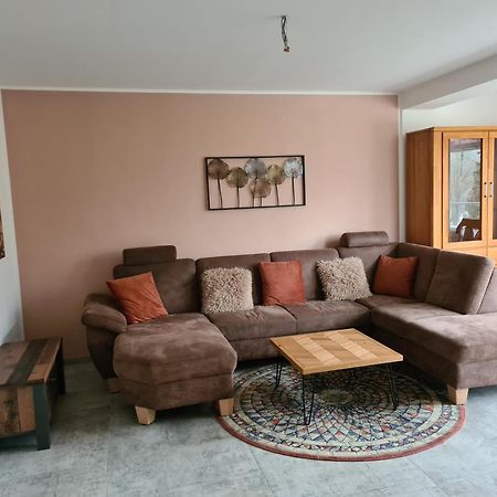 Ferienwohnung Burgblick Pelm エクステリア 写真