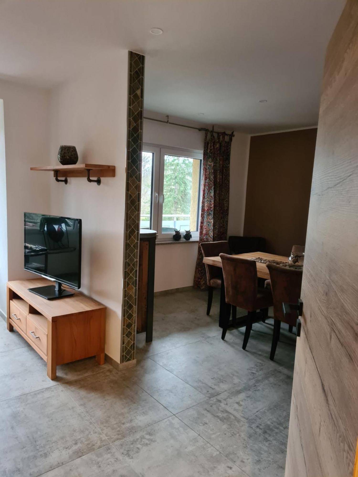 Ferienwohnung Burgblick Pelm エクステリア 写真
