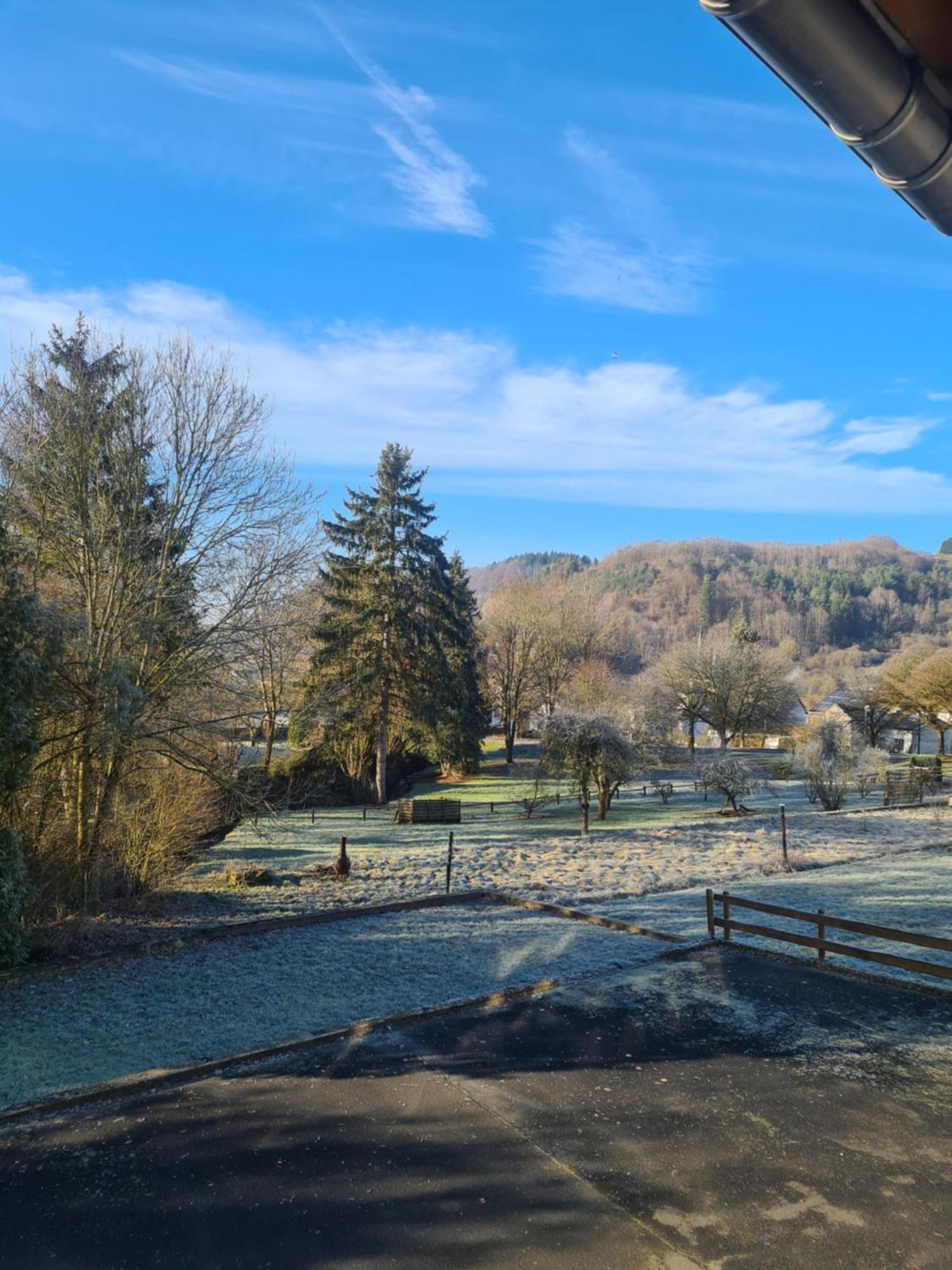 Ferienwohnung Burgblick Pelm エクステリア 写真