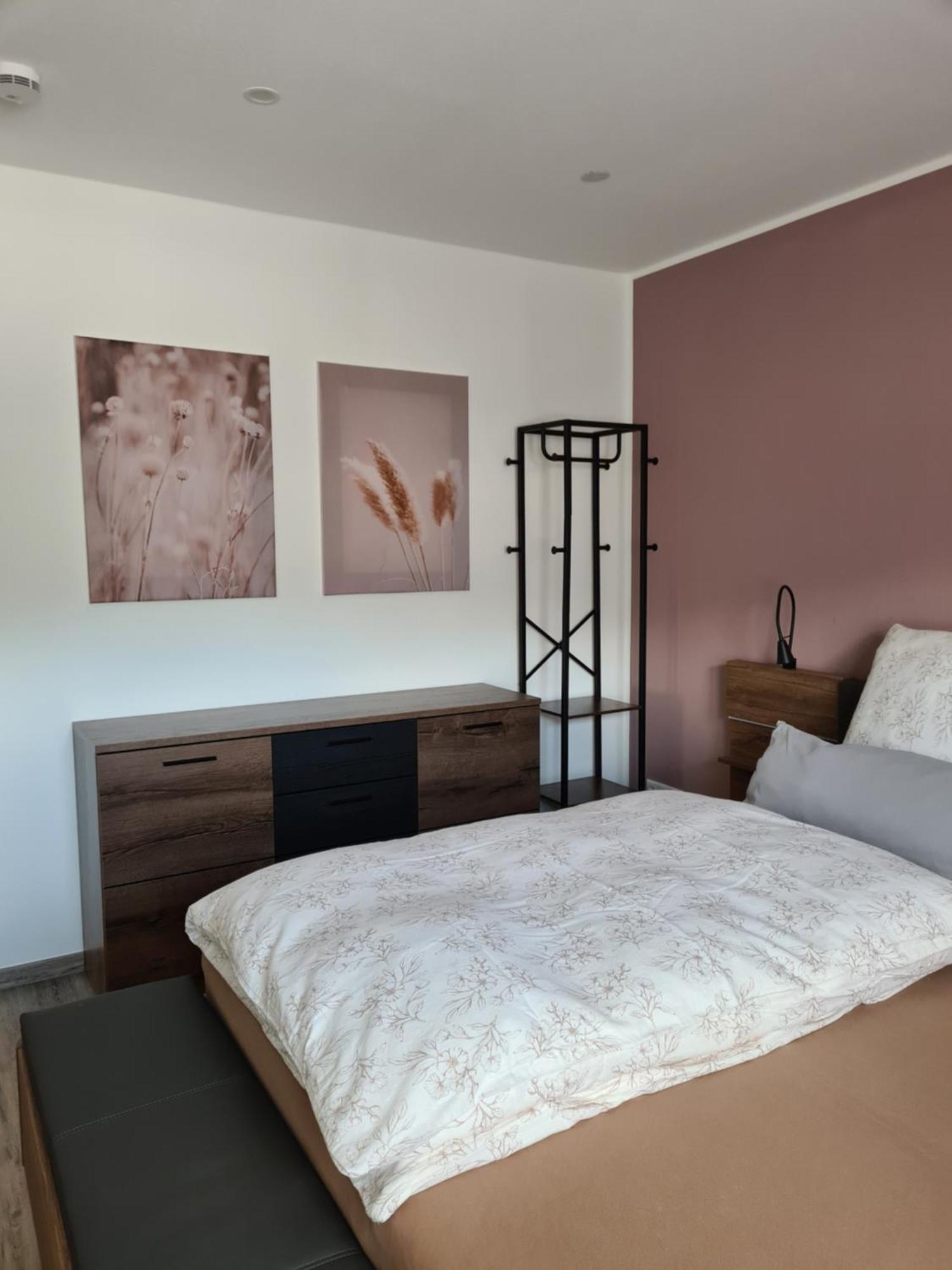 Ferienwohnung Burgblick Pelm エクステリア 写真